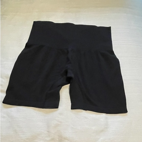 NWT Yummie by Heather Thomson short Shapewear Size M/L-M/G, Never Worn, - Picture 8 of 12